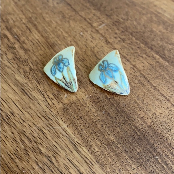 Pretty Vintage Ceramic Earrings - Picture 1 of 5